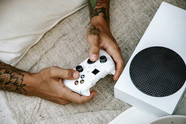 Quels outils pour automatiser les tâches administratives dans une entreprise de services en ligne?