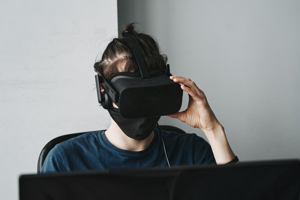 Comment installer un système de réalité virtuelle pour un espace de formation?