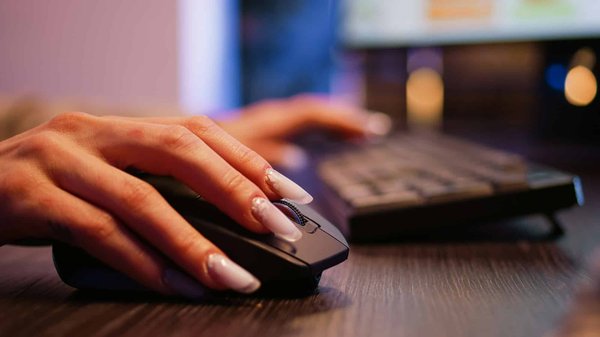 Comment choisir un bon moniteur pour le trading avec plusieurs fenêtres ouvertes en simultané?